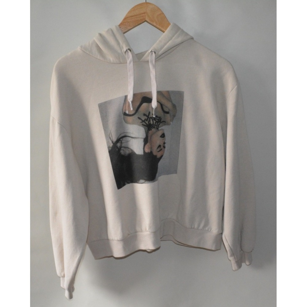 H&M Divided Ariana Grande Sweetener Cropped Hoodie Tan Large – Good Condition